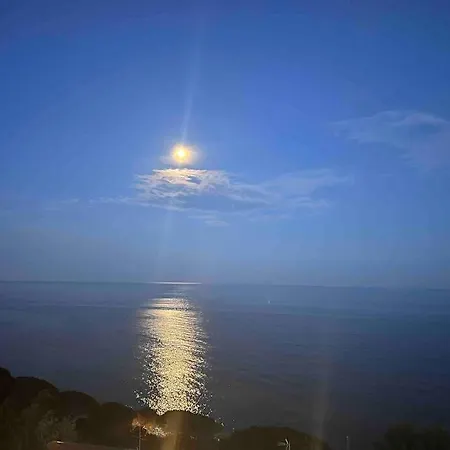 Апартаменты Silenzio E Relax Fronte Mare A *